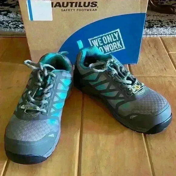 Nautilus Shoes - Nautilis safety shoes, size 7